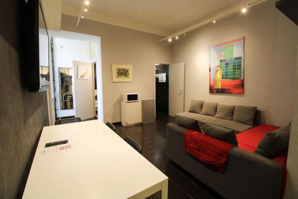 Lovely 2 Bedroom Apartment-6 Pax By Yourhost Rom Exterior foto